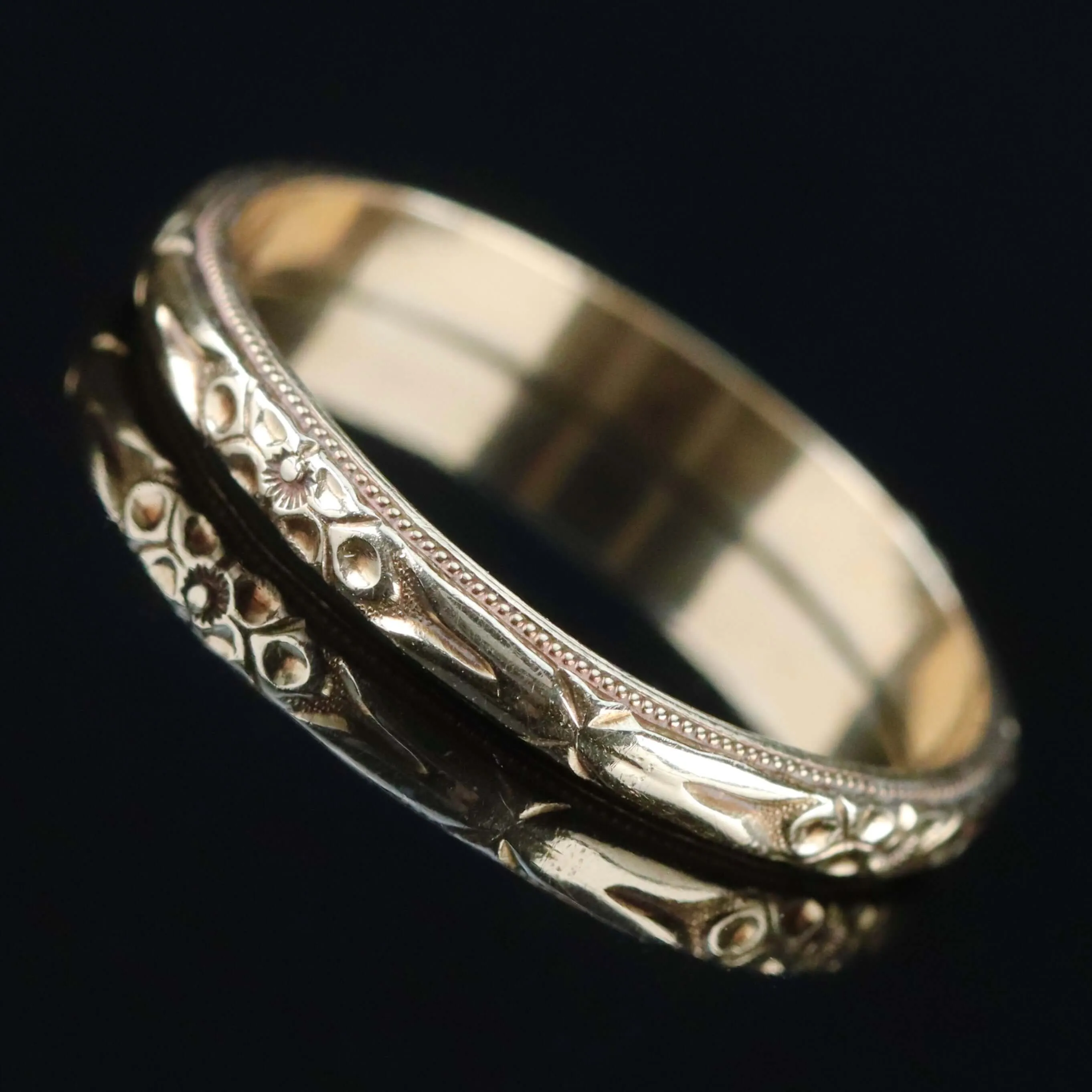 14k yellow gold vintage patterned band