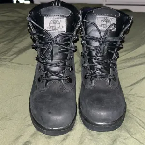All black field timberlands never worn size 6 1/2