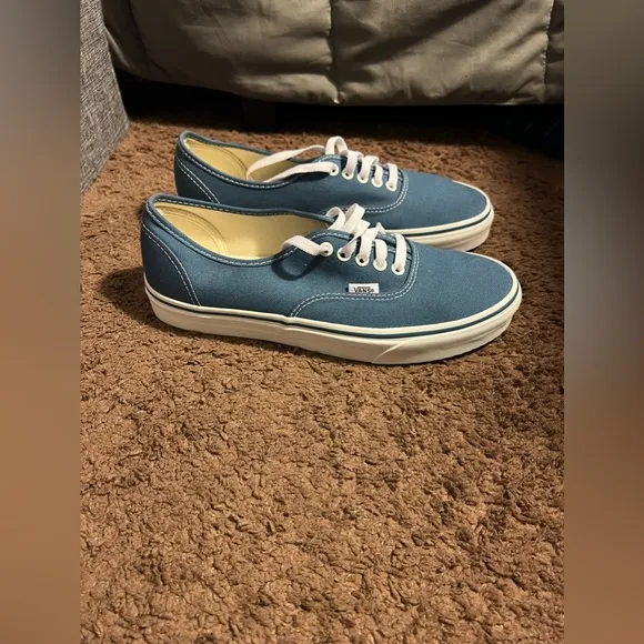 BRAND NEW &amp; NEVER WORN | Unisex Blue Authentic Classic Vans