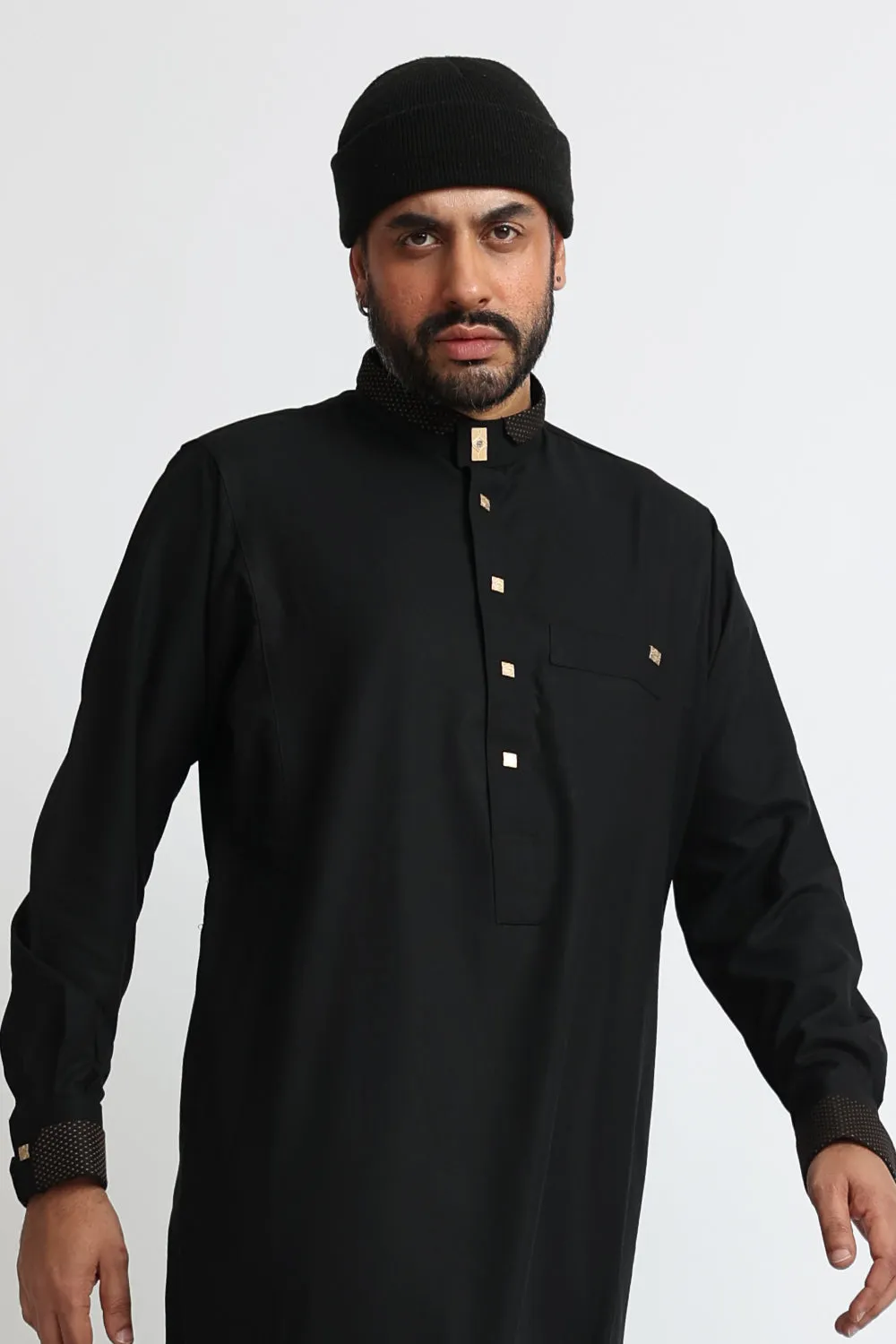 J124 Black Premium Thobe