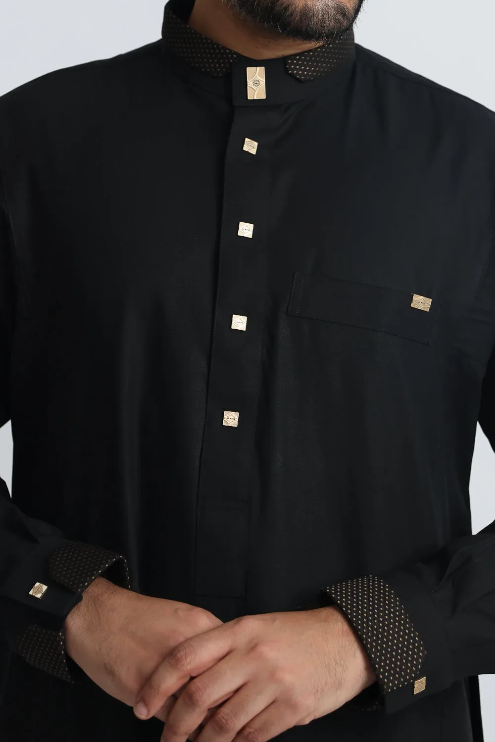 J124 Black Premium Thobe