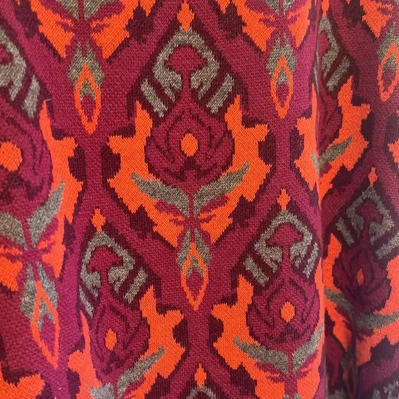 MERINO WOOL Geometric Patterned Skirt Burgundy/ Orange SIZE LARGE TITLE NINE