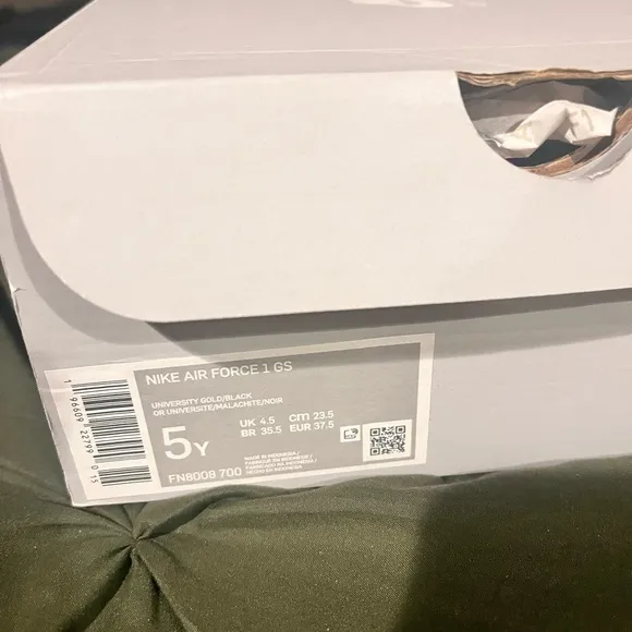 New Air Force 1 GS New Never Worn