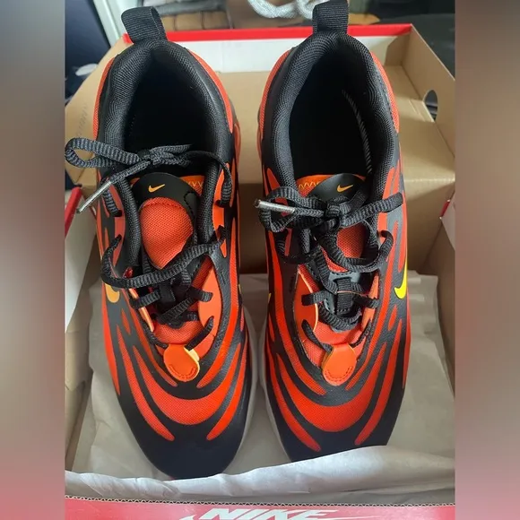 Nike air Max Exosense (gs) worn once