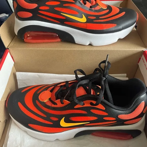 Nike air Max Exosense (gs) worn once