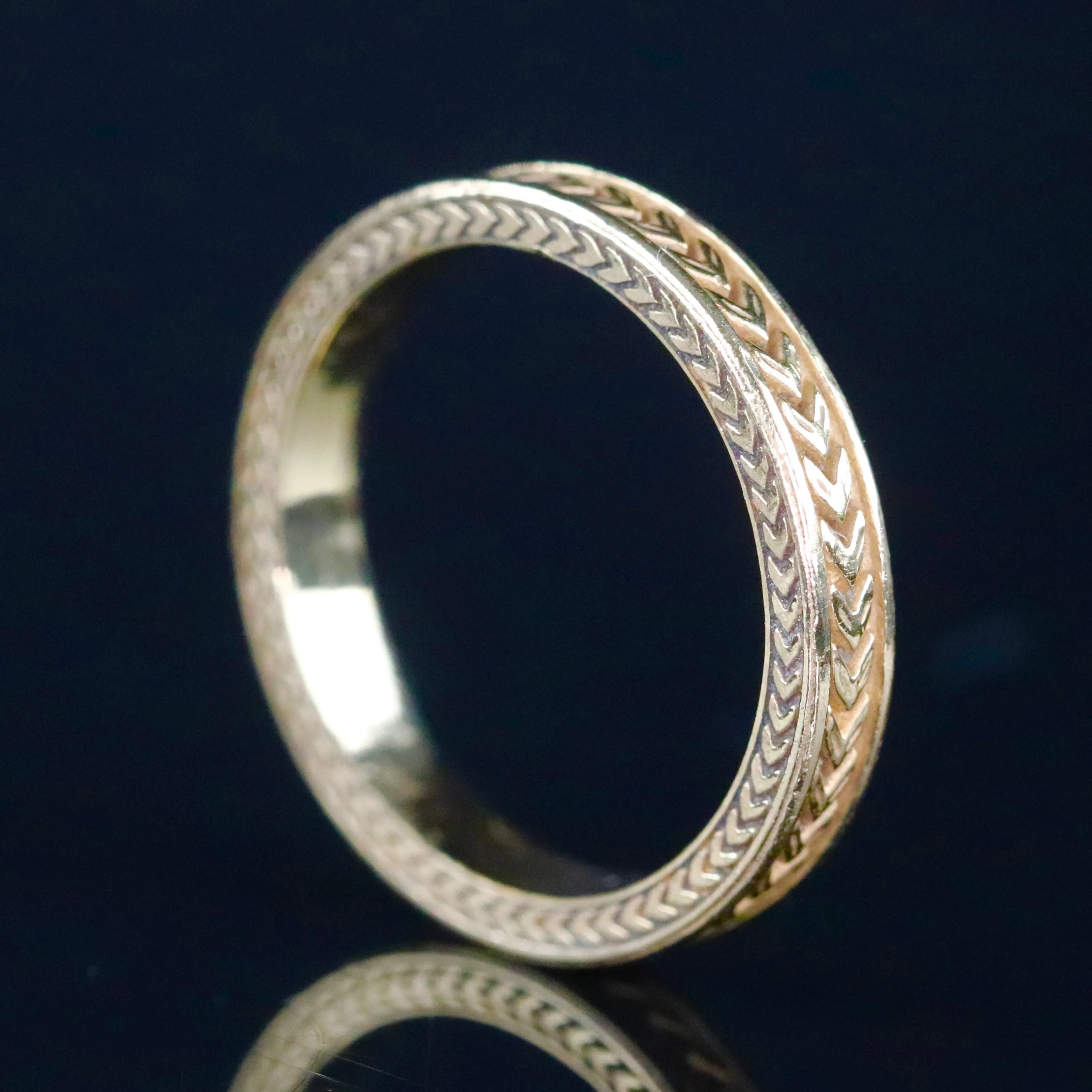 Preloved wheat patterned band in 18k yellow gold
