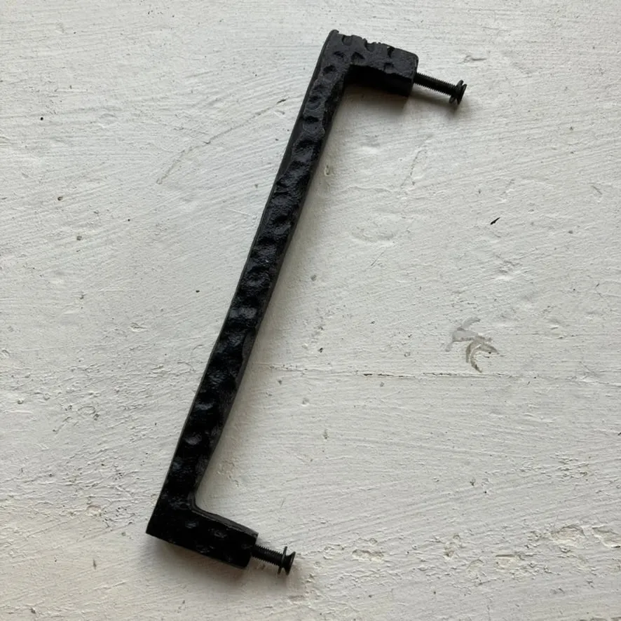 Rustic Hammered Pull 7.6"