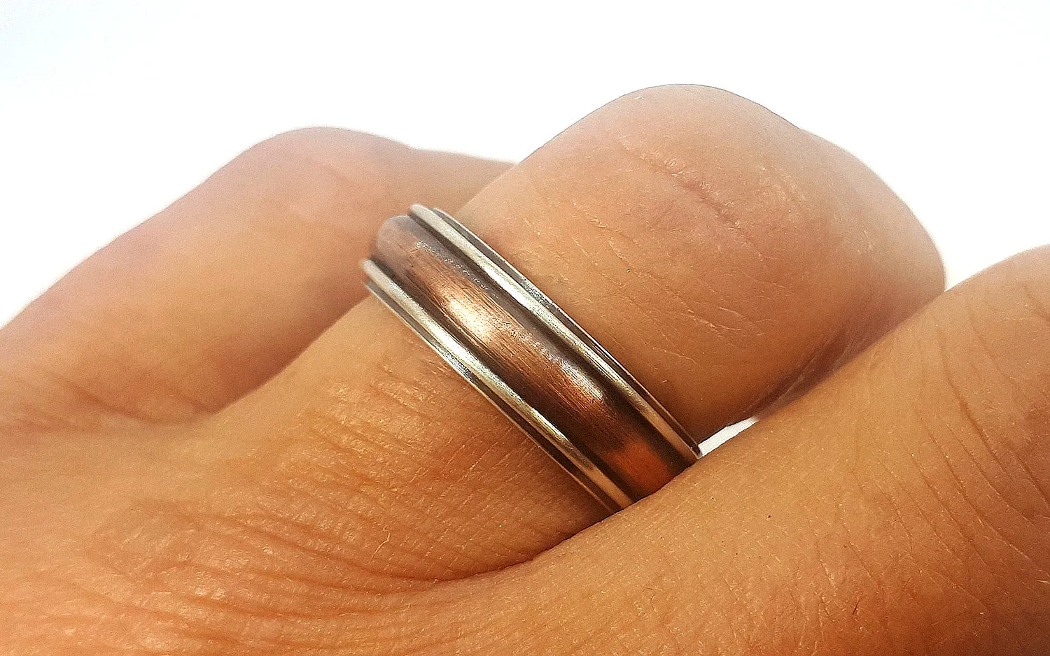 Rustic wedding ring for women or men