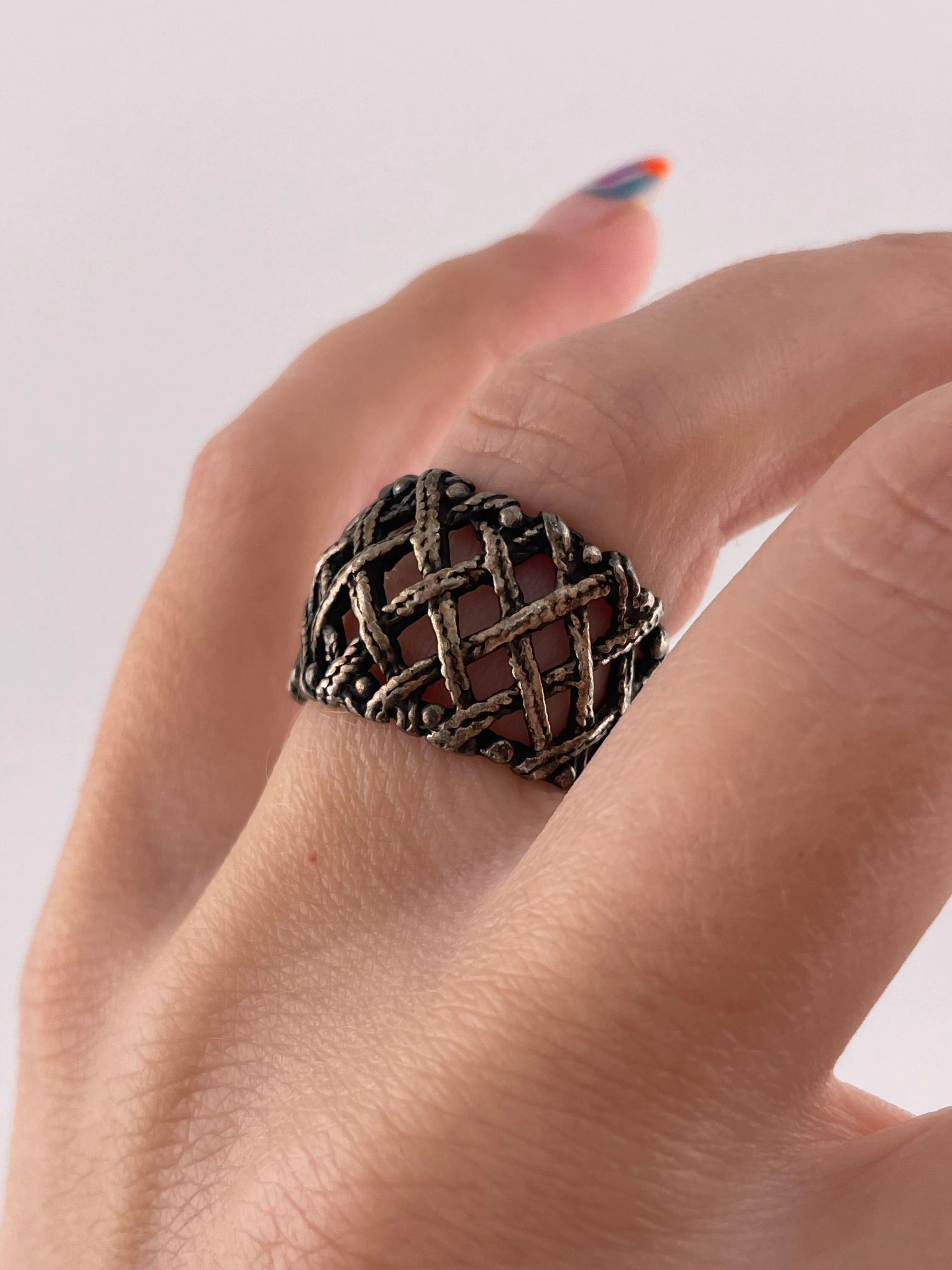 size 6.5 sterling silver stoneless woven ring