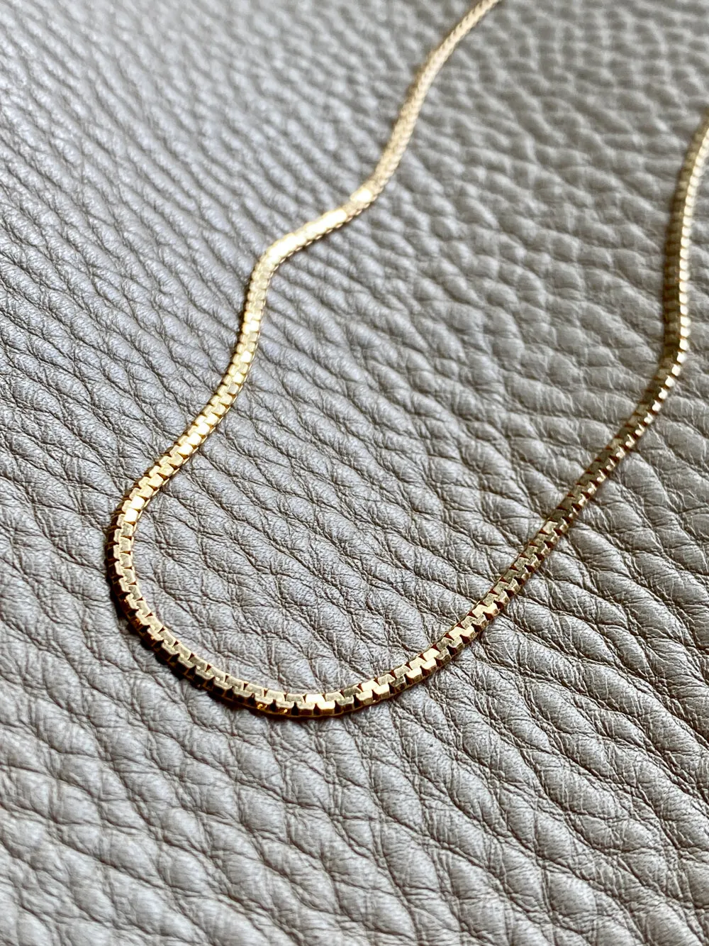 Sleek Italian vintage chain- 18k gold zigzag link necklace - 16.5 inch length