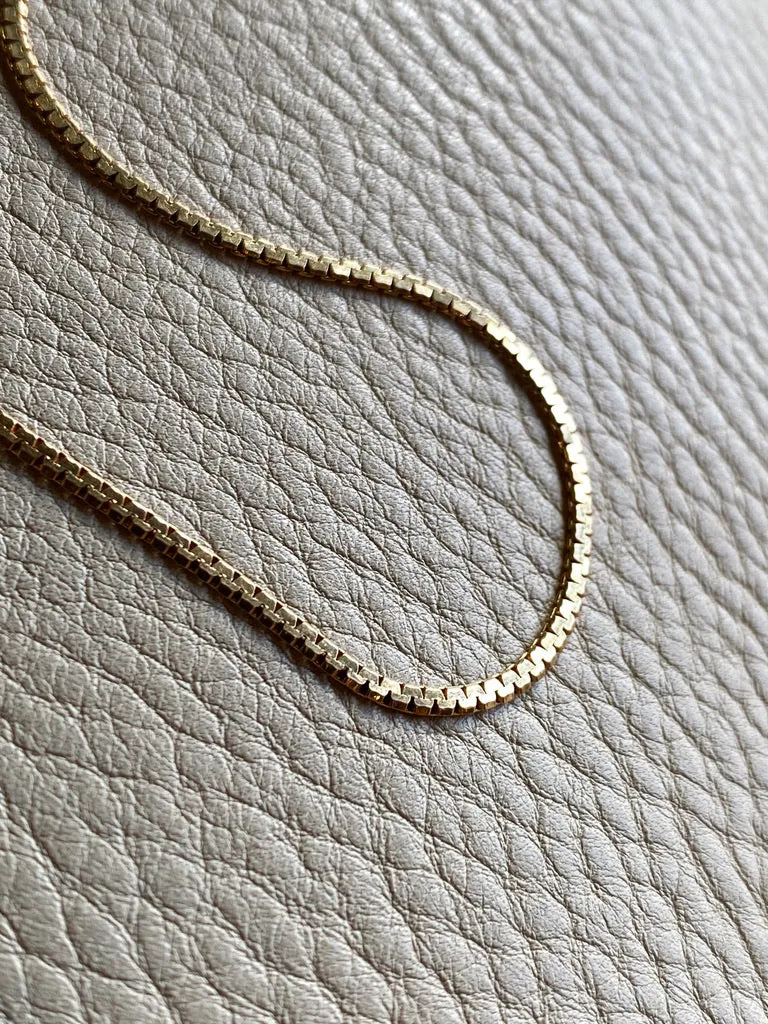 Sleek Italian vintage chain- 18k gold zigzag link necklace - 16.5 inch length