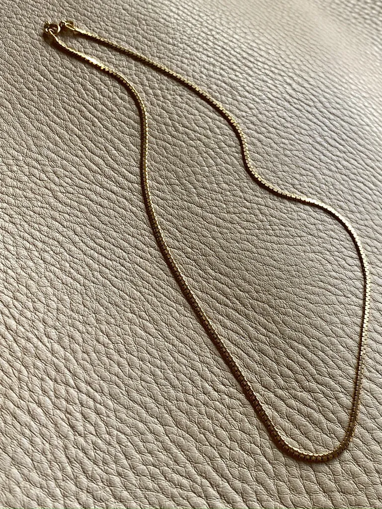 Sleek Italian vintage chain- 18k gold zigzag link necklace - 16.5 inch length