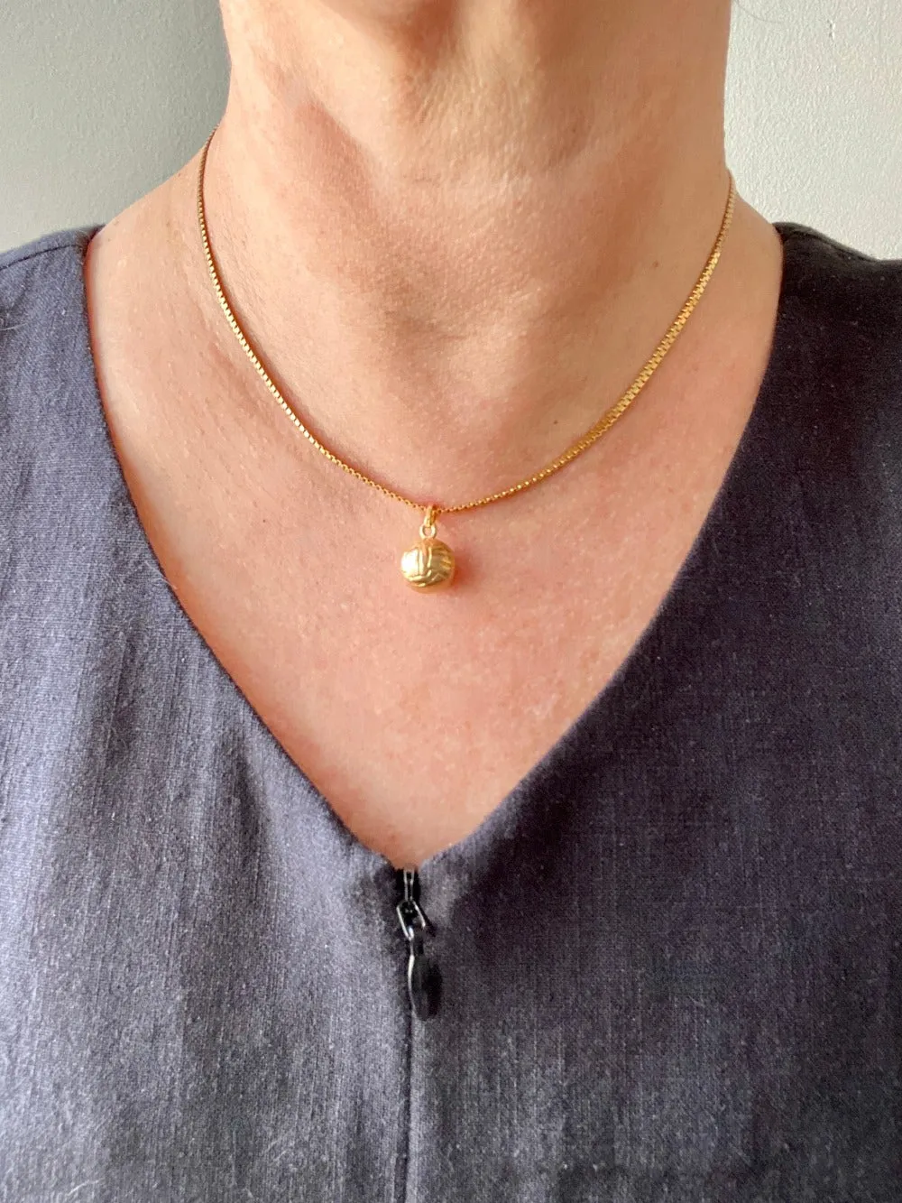 Sleek Italian vintage chain- 18k gold zigzag link necklace - 16.5 inch length