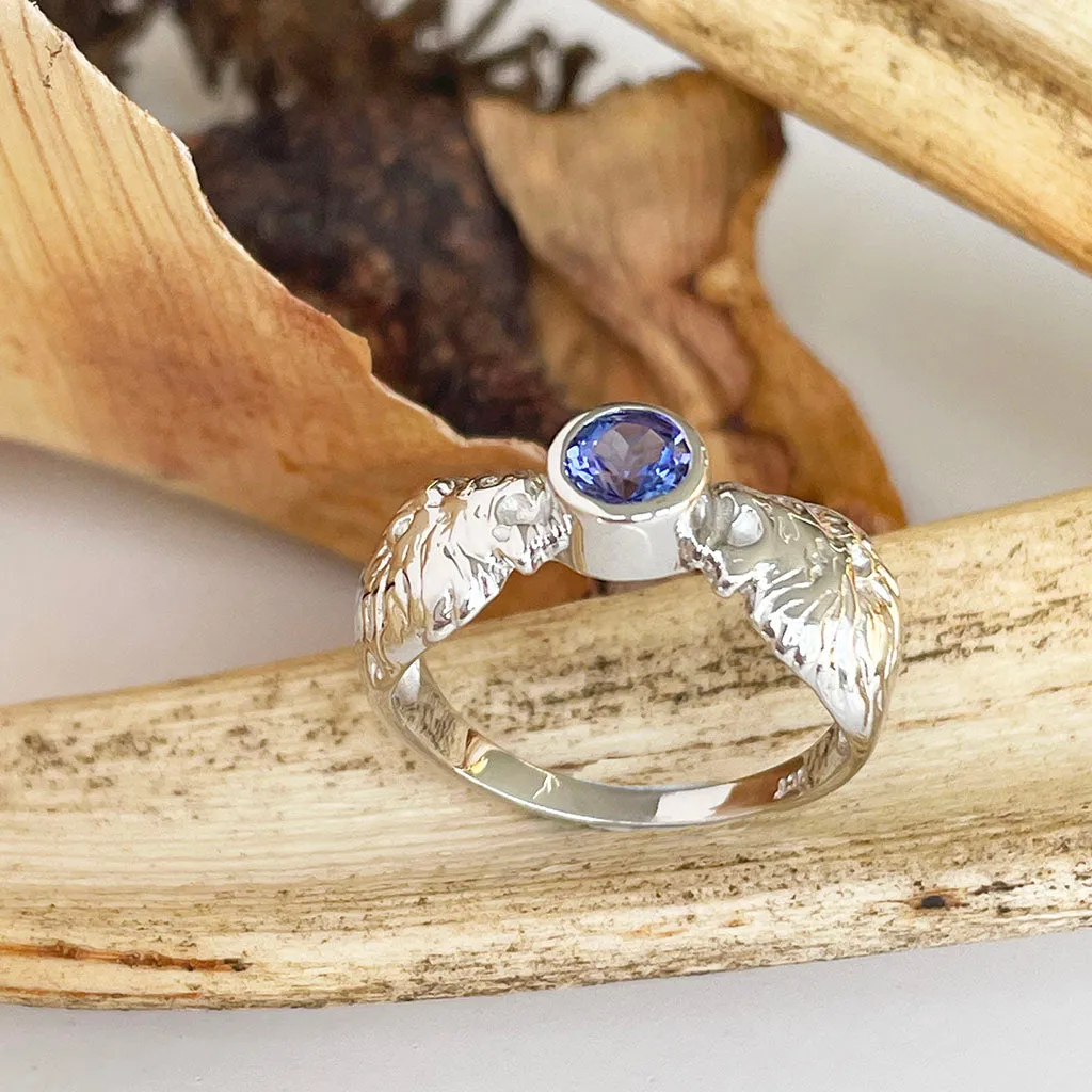 Striking Double Lion and Tanzanite White Gold Ring