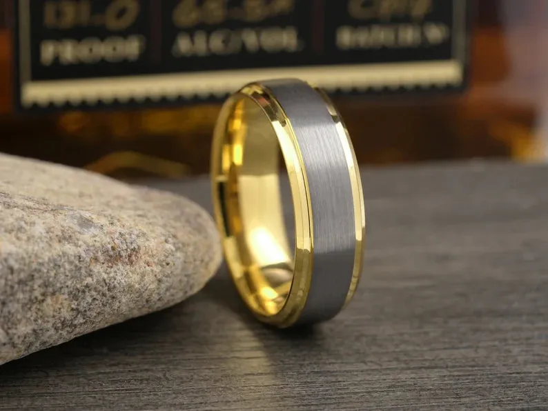 The Stud | Men's Gold Wedding Band