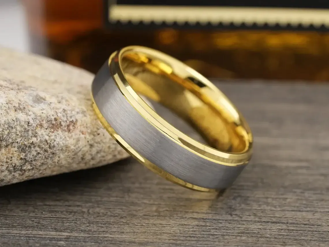 The Stud | Men's Gold Wedding Band