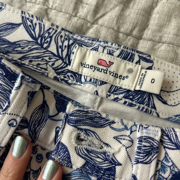 Vineyard Vines blue and white jeans size 0