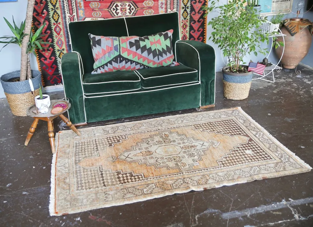 Vintage Faded Anatolian Rug 3.5ftx5.6ft