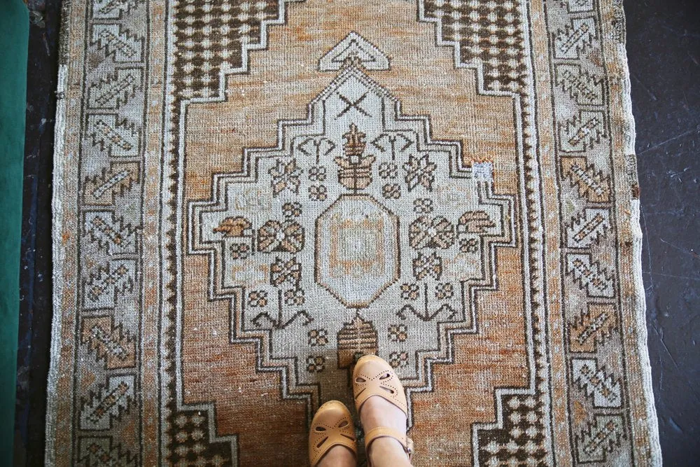 Vintage Faded Anatolian Rug 3.5ftx5.6ft