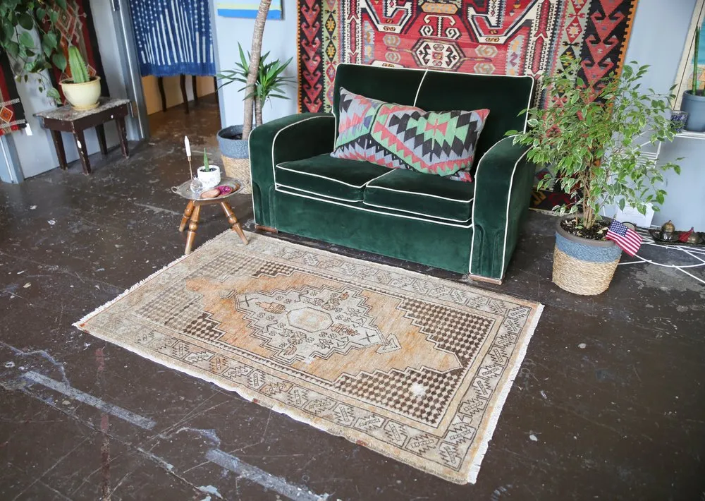Vintage Faded Anatolian Rug 3.5ftx5.6ft