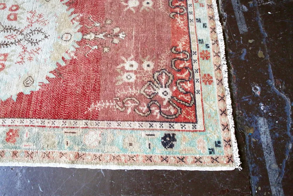 Vintage Southern Anatolian Faded Turkish rug 3.5ftx7.7ft