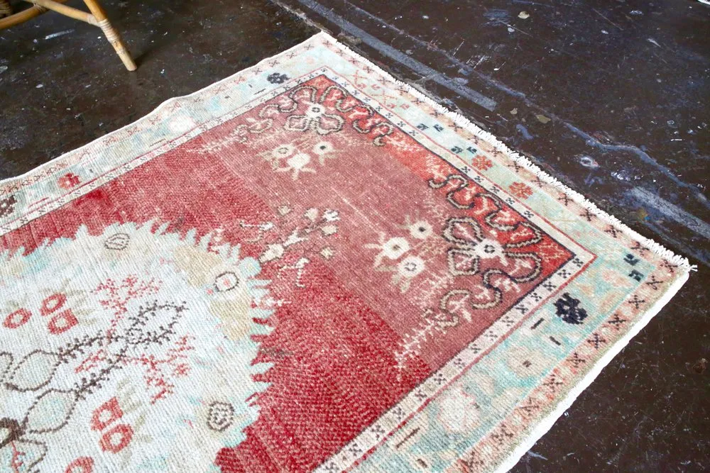 Vintage Southern Anatolian Faded Turkish rug 3.5ftx7.7ft