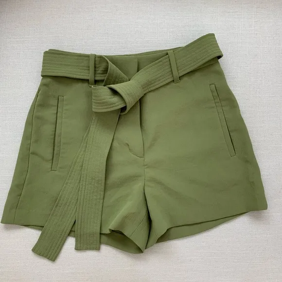 Wilfred size 6 green shorts. Worn once!